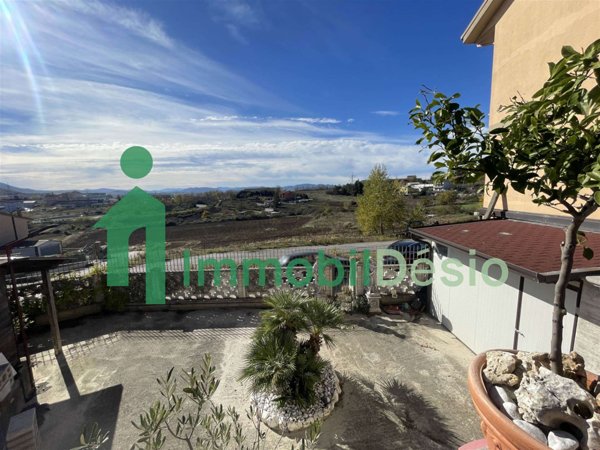 casa indipendente in vendita a Tito