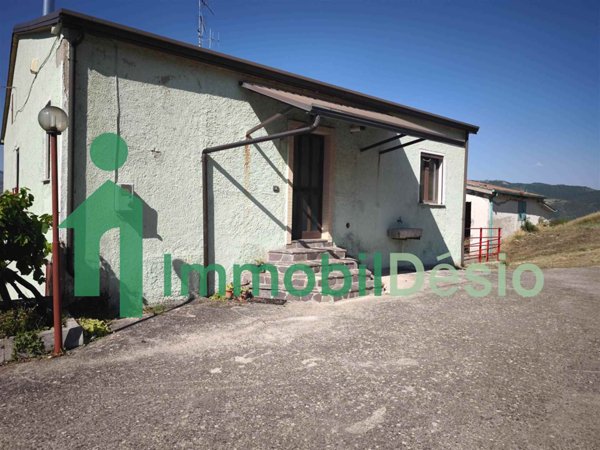 casa indipendente in vendita a Tito