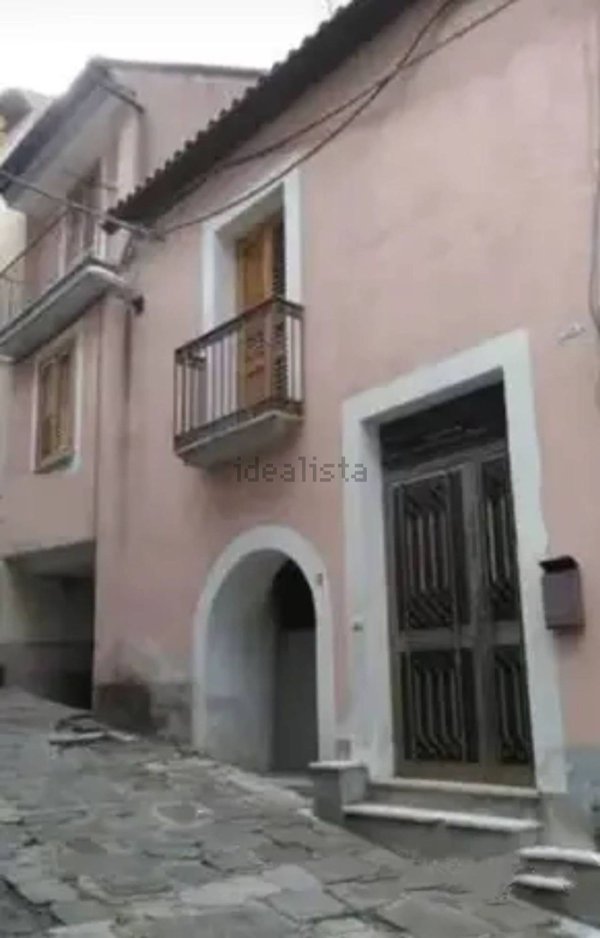 casa indipendente in vendita a Tramutola