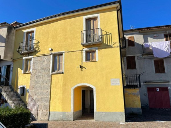casa semindipendente in vendita a Tramutola