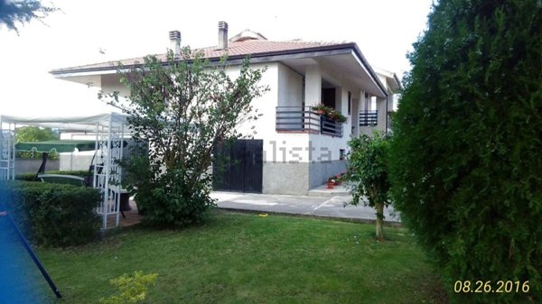 casa indipendente in vendita a Tramutola