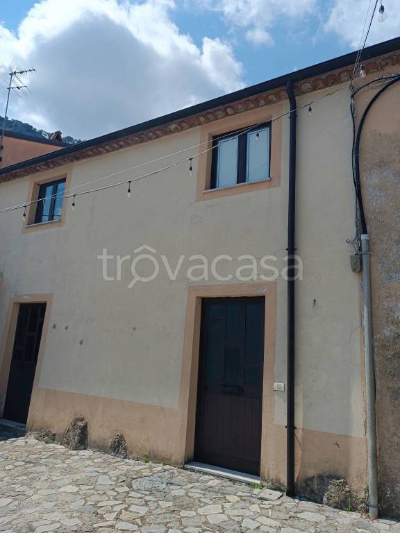 casa indipendente in vendita a Trecchina in zona Piano dei Peri