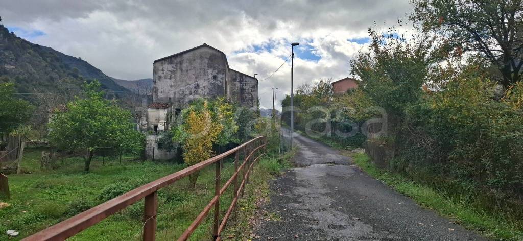 appartamento in vendita a Trecchina in zona Parruta