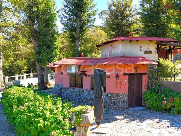 casa indipendente in vendita a Trecchina in zona Bolago
