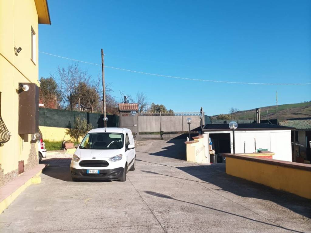 casa indipendente in vendita a Vaglio Basilicata