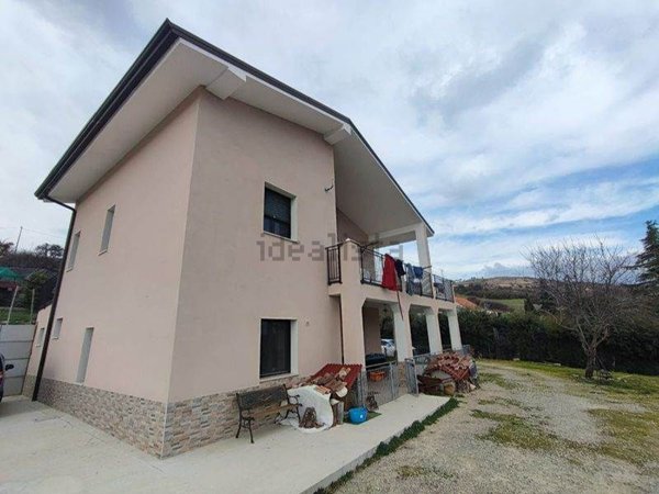 casa indipendente in vendita a Vaglio Basilicata