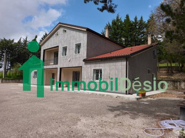 casa indipendente in vendita a Vaglio Basilicata