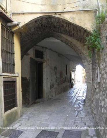 locale di sgombero in vendita a Venosa