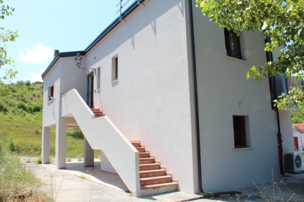 casa indipendente in vendita a Vietri di Potenza