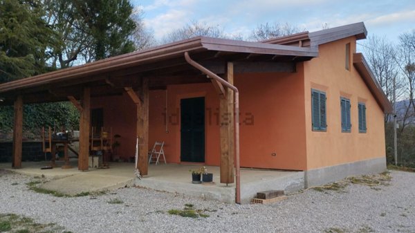 casa indipendente in vendita a Vietri di Potenza