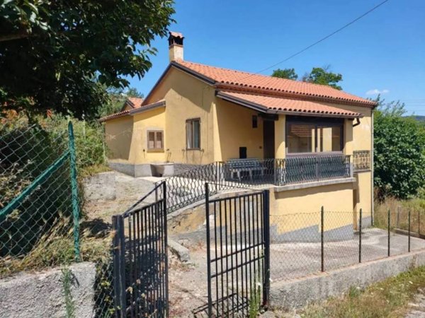 casa indipendente in vendita a Viggianello