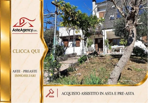 casa indipendente in vendita a Viggianello