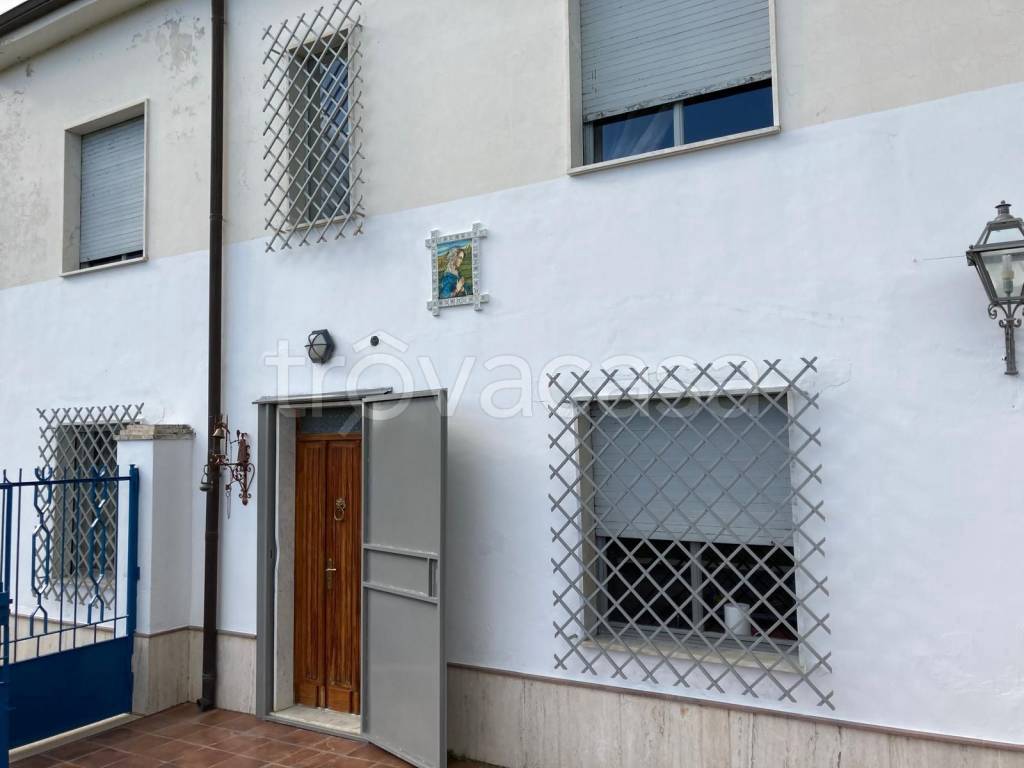 casa indipendente in vendita a Viggiano