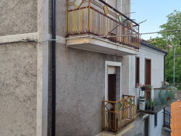 casa indipendente in vendita a Viggiano