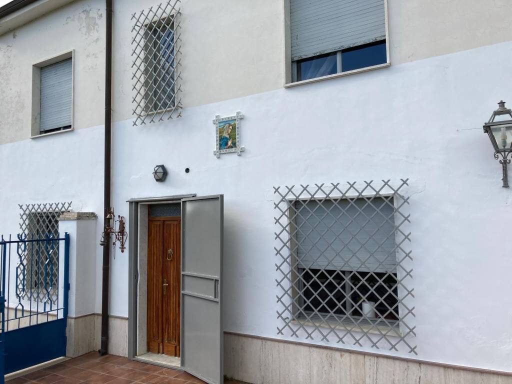 casa indipendente in vendita a Viggiano