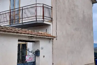 casa indipendente in vendita a Viggiano