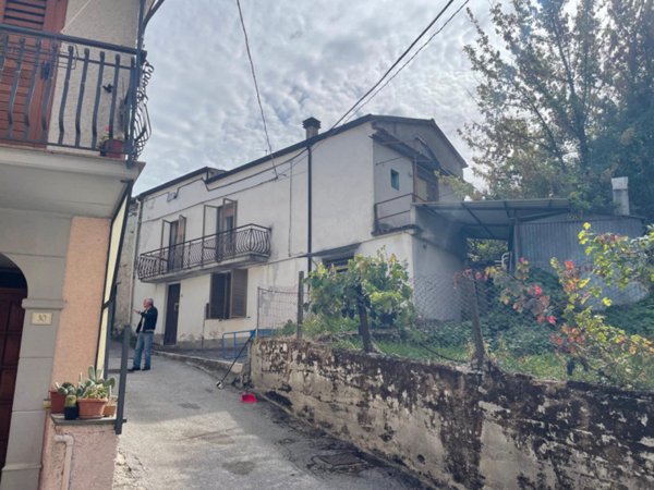 casa indipendente in vendita a Paterno
