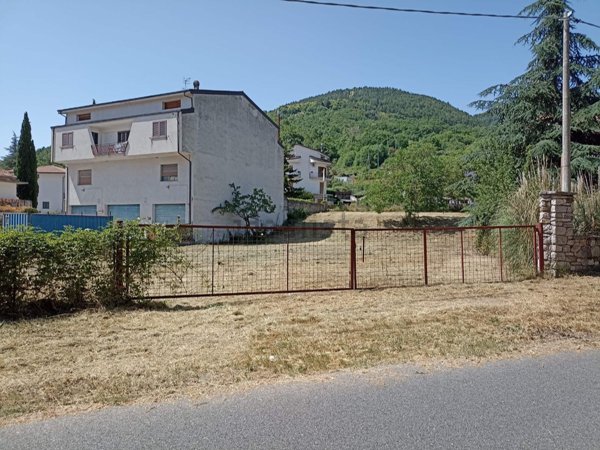 terreno edificabile in vendita a Paterno