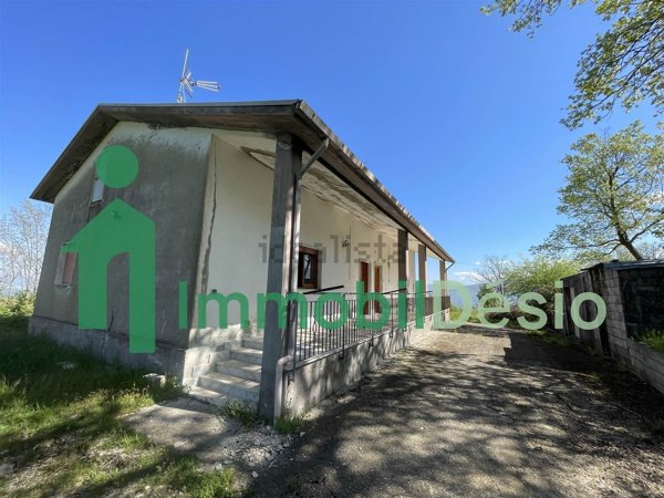 casa indipendente in vendita a Paterno