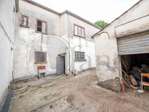 casa indipendente in vendita a Paterno