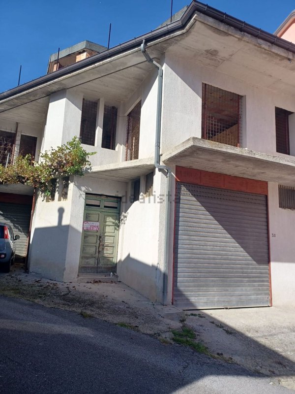 casa indipendente in vendita a Paterno