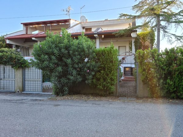 casa indipendente in vendita a Bernalda in zona Metaponto