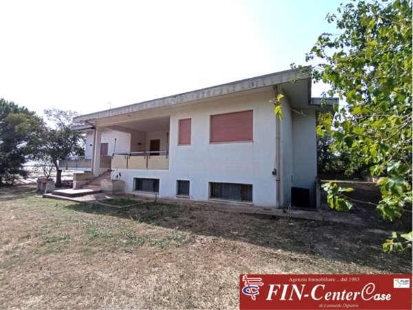 casa indipendente in vendita a Bernalda in zona Metaponto