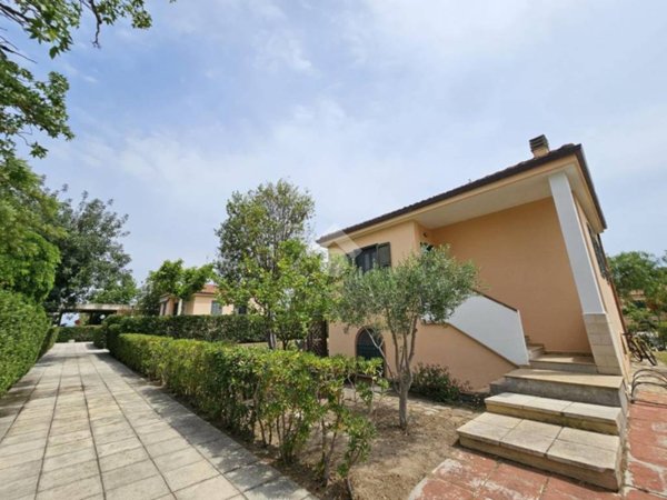 casa indipendente in vendita a Bernalda