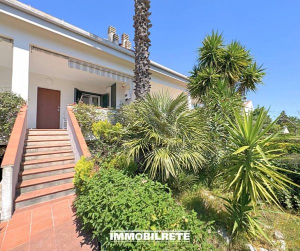 casa indipendente in vendita a Bernalda in zona Metaponto