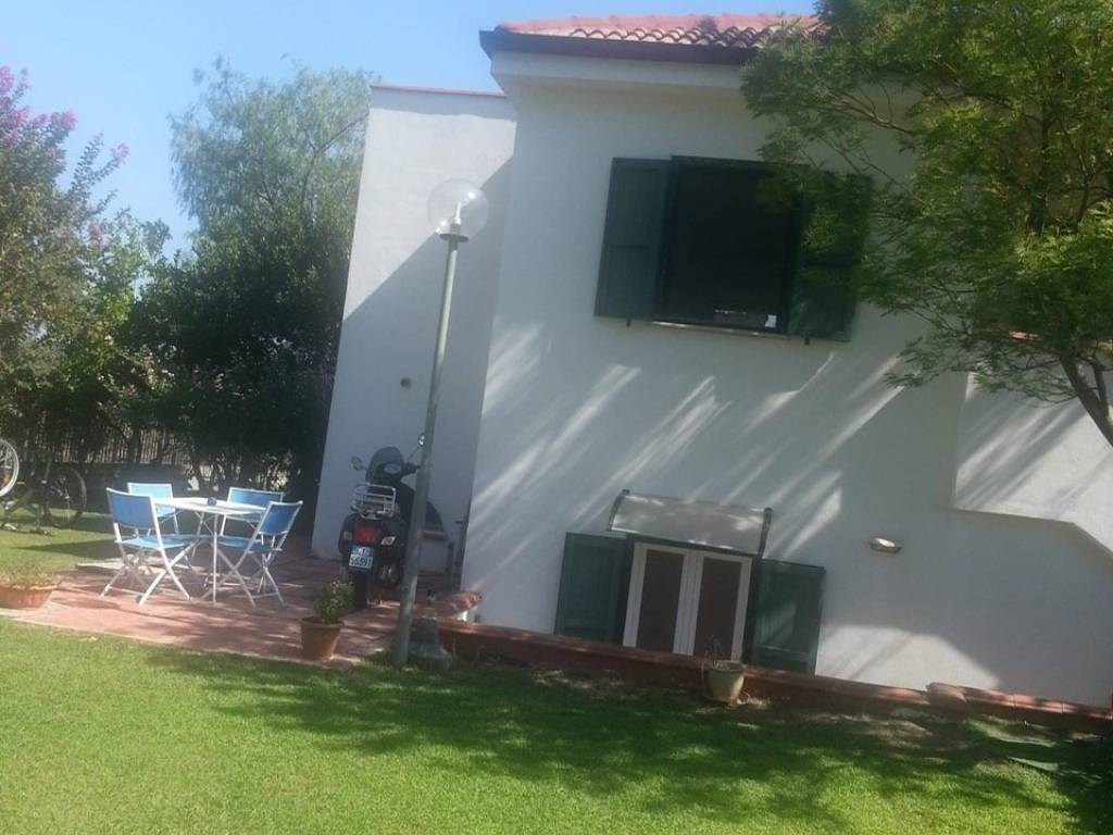 casa indipendente in vendita a Bernalda in zona Metaponto