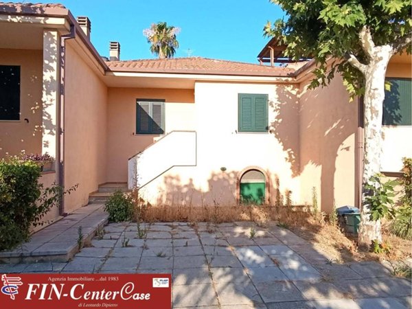 casa indipendente in vendita a Bernalda in zona Metaponto