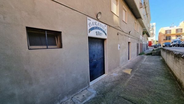 locale commerciale in vendita a Bernalda