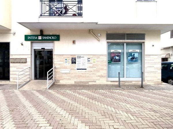 locale commerciale in vendita a Bernalda