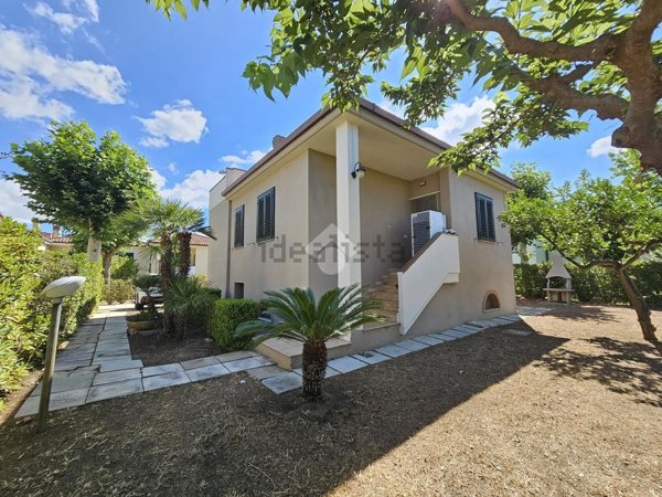 casa indipendente in vendita a Bernalda