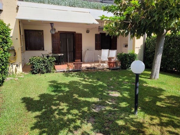 casa indipendente in vendita a Bernalda in zona Metaponto