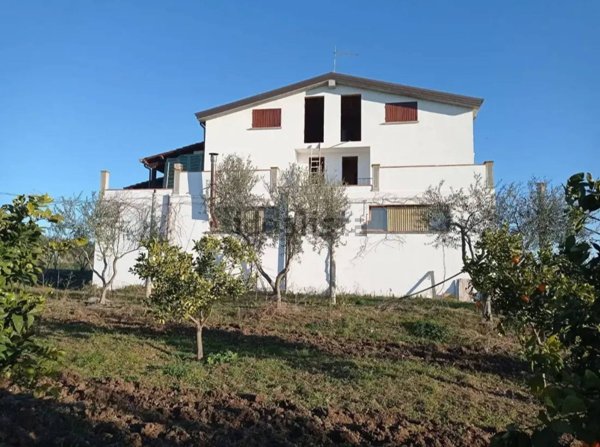 casa indipendente in vendita a Bernalda