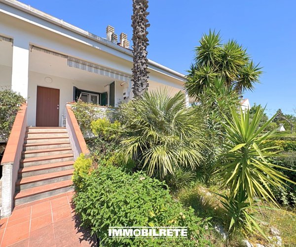 casa indipendente in vendita a Bernalda in zona Metaponto