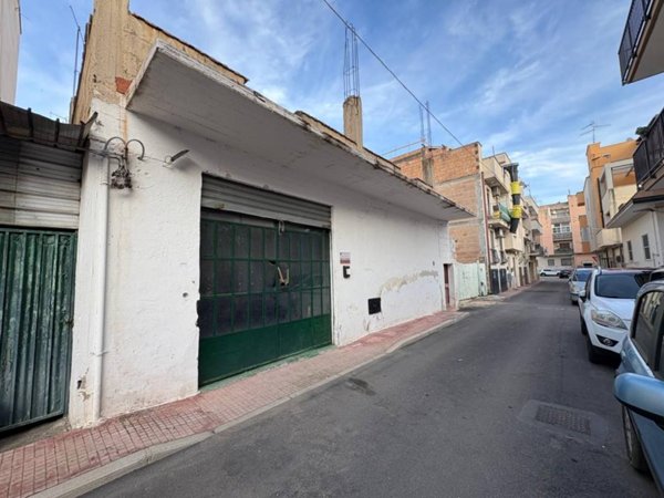 locale commerciale in vendita a Bernalda