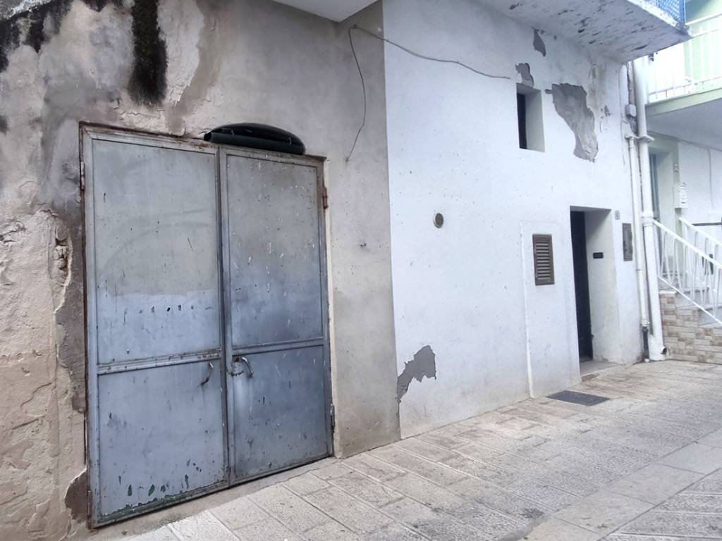 locale commerciale in vendita a Bernalda