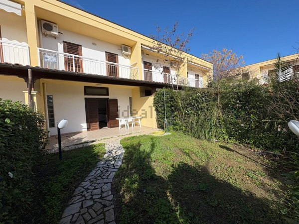 casa indipendente in vendita a Bernalda in zona Metaponto