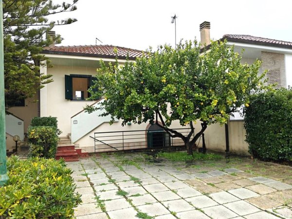 casa indipendente in vendita a Bernalda in zona Metaponto