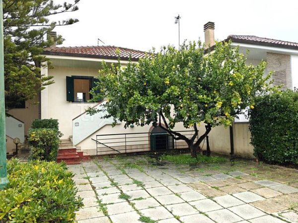 casa indipendente in vendita a Bernalda in zona Metaponto