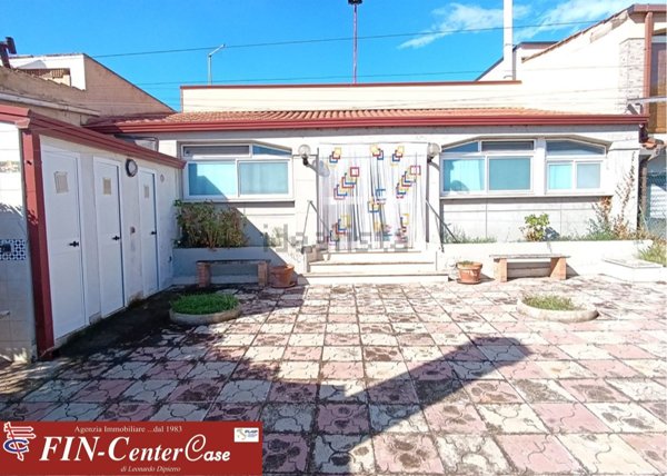 casa indipendente in vendita a Bernalda in zona Serra Marina