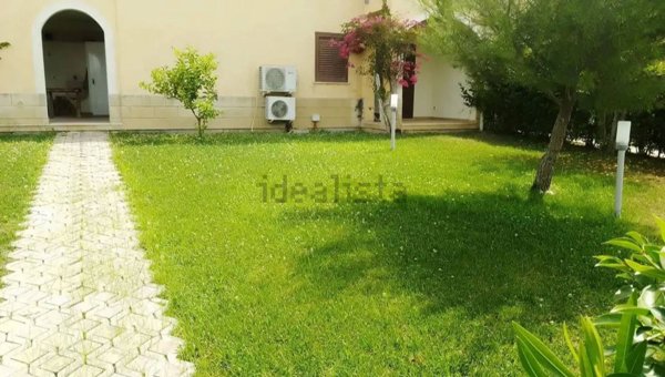 casa indipendente in vendita a Bernalda