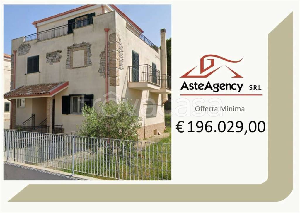 casa indipendente in vendita a Ferrandina