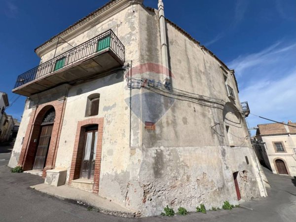 casa indipendente in vendita a Grassano