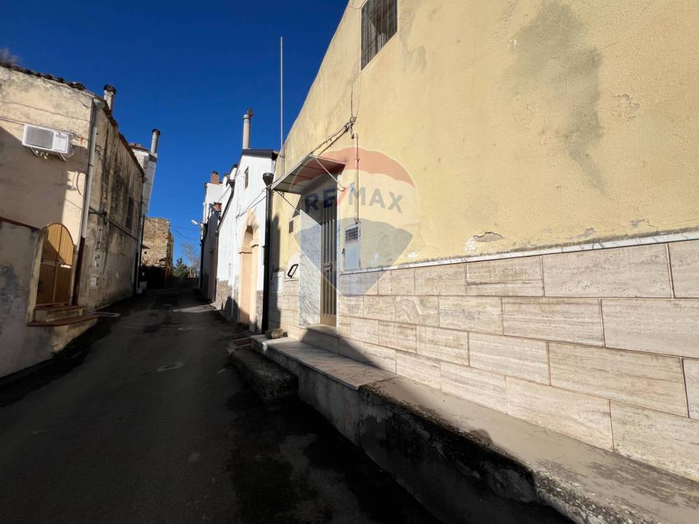 casa indipendente in vendita a Grassano