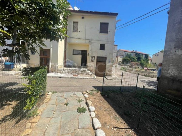 casa indipendente in vendita a Grassano