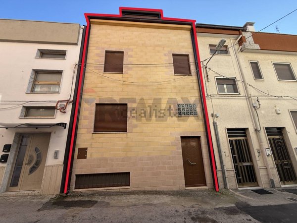 casa indipendente in vendita a Grassano