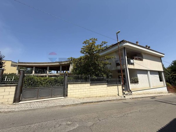 casa indipendente in vendita a Grassano